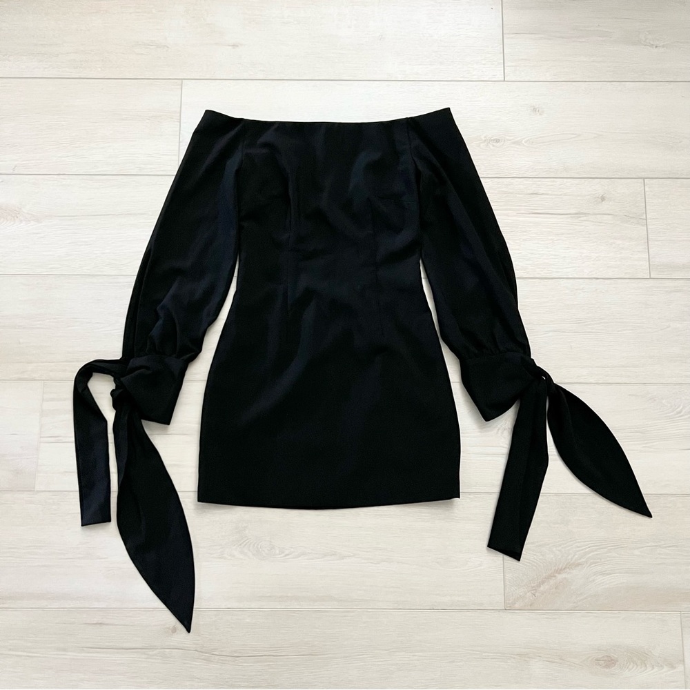 Finders Off Shoulder Mini Dress Size XS | Long Sleeve Tie Cuffs